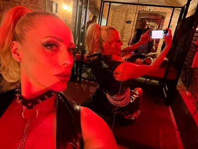 Watch Brittany Bardot1's leaked NSFW photo on TwXstars