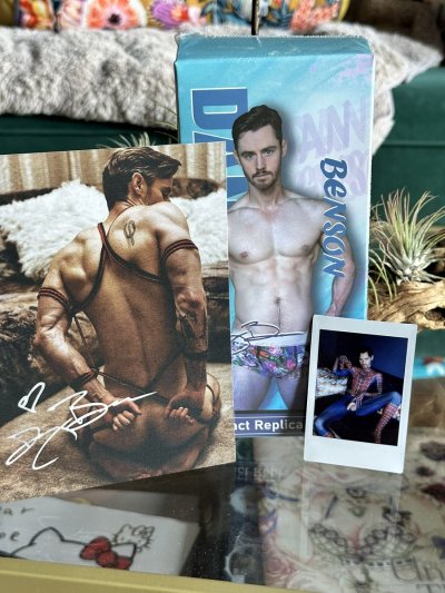 Watch Dan Benson's leaked NSFW photo on TwXstars