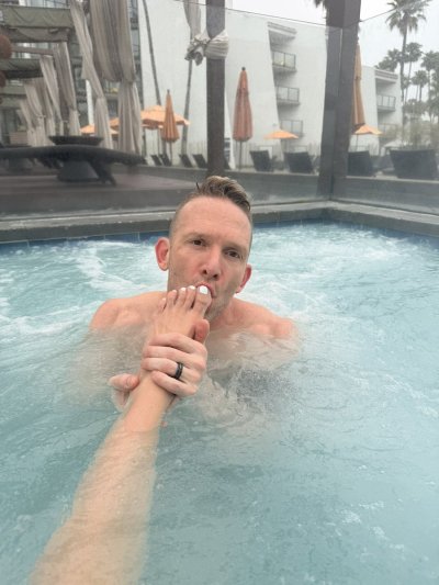 Watch Cassie Bender's leaked NSFW photo on TwXstars