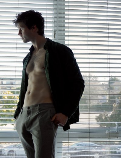 Watch Finn Harding's leaked NSFW photo on TwXstars