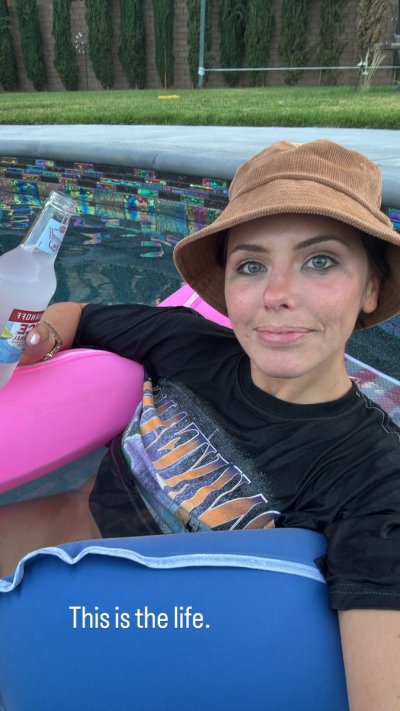 Watch adriana chechik's leaked NSFW photo on TwXstars