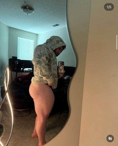 Watch Master Goonway's leaked NSFW photo on TwXstars