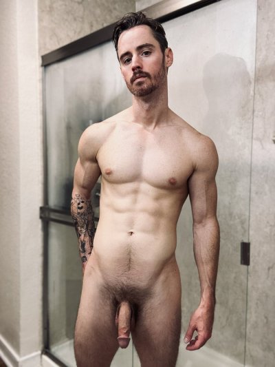 Watch Dan Benson's leaked NSFW photo on TwXstars