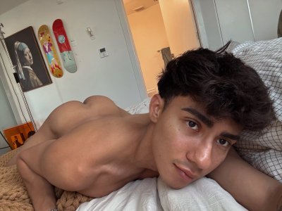 Watch Luca Ambrose's leaked NSFW photo on TwXstars