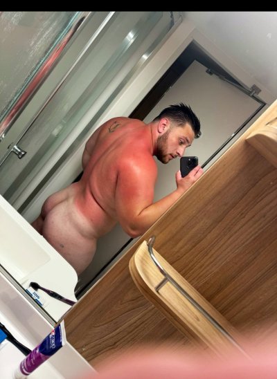 Watch Master Goonway's leaked NSFW photo on TwXstars