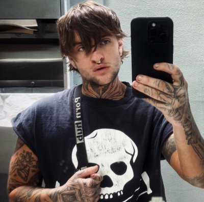 Watch Austin Spears FTM🏳️‍⚧️$3 OF's leaked NSFW photo on TwXstars