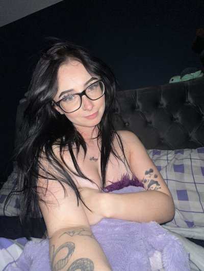 Watch Erin💚's leaked NSFW photo on TwXstars