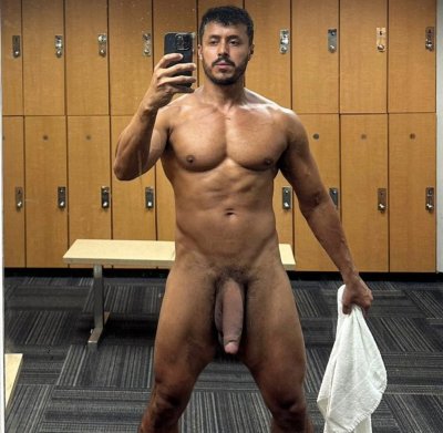 Watch Diego Barros's leaked NSFW photo on TwXstars