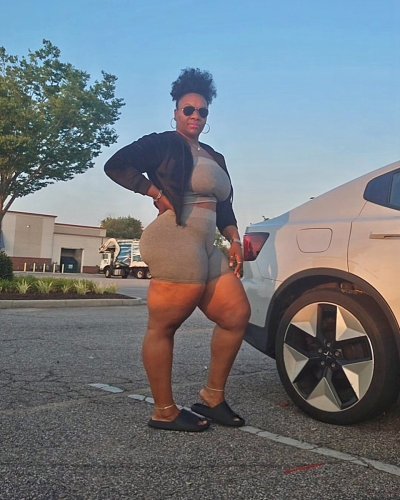 Watch MzShibaBaby's leaked NSFW photo on TwXstars