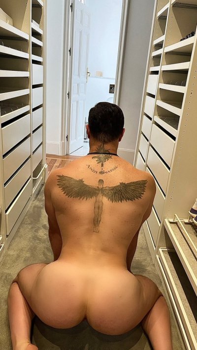 Watch Andy Onassis's leaked NSFW photo on TwXstars