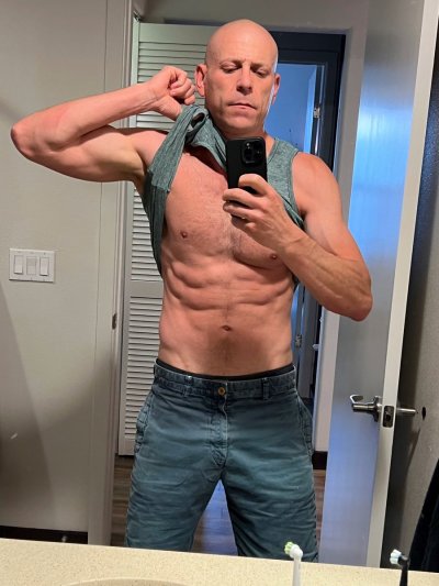 Watch Big C 😎's leaked NSFW photo on TwXstars