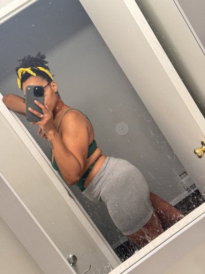 Watch Empress “MsFoxxx” Foxxx's leaked NSFW photo on TwXstars