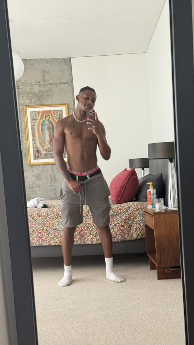 Watch 𝒯𝓎𝒮𝒶𝓃𝓉𝒶𝓃𝒶's leaked NSFW photo on TwXstars