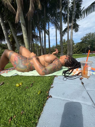 Watch kkvsh's leaked NSFW photo on TwXstars