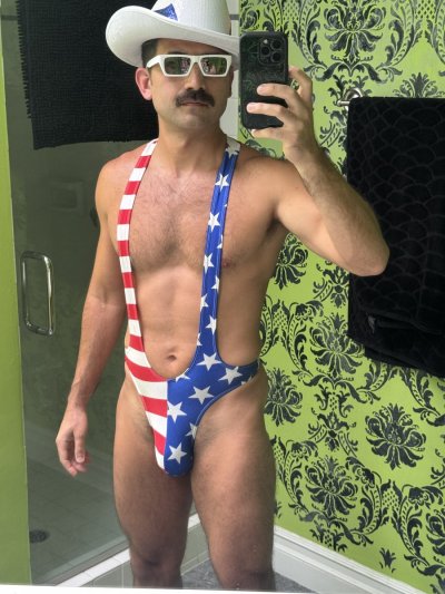 Watch Bobby Baby (NYC 8/29-9/4, STL 9/4-9/7)'s leaked NSFW photo on TwXstars