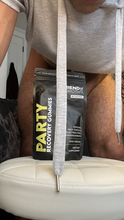 Watch Derek Cline's leaked NSFW photo on TwXstars