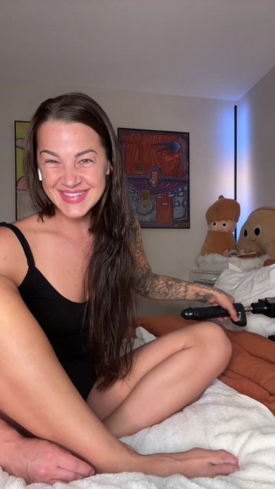 Watch Evelin Stone Official's leaked NSFW photo on TwXstars