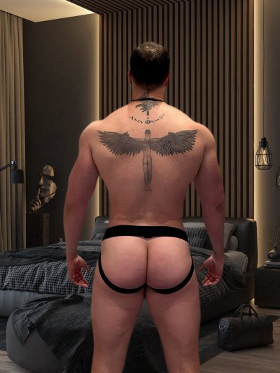 Watch Andy Onassis's leaked NSFW photo on TwXstars