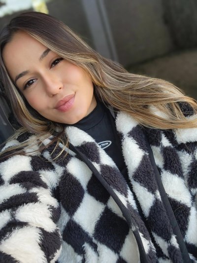 Watch Gabi's leaked NSFW photo on TwXstars