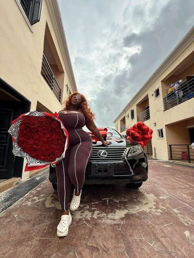 Watch Official KinkChic's leaked NSFW photo on TwXstars