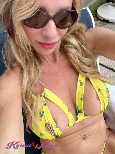 Watch 💋🔥OfficialKenziFoxx🔥💋's leaked NSFW photo on TwXstars