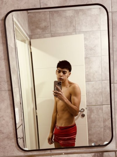 Watch 𝘓𝘦𝘭𝘦𝘰𝘣𝘰𝘺 3$🔞's leaked NSFW photo on TwXstars