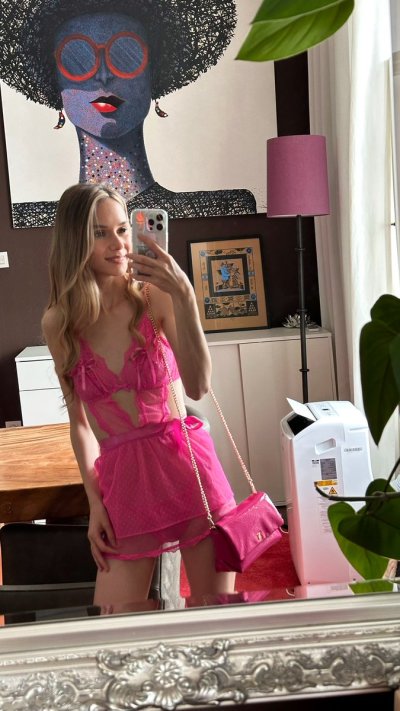 Watch Leona Mia's leaked NSFW photo on TwXstars