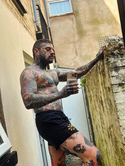 Watch EVERGREEN🌲's leaked NSFW photo on TwXstars