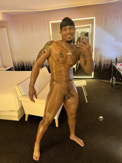 Watch 🇸🇽Burgundy🇻🇮 📍Houson📍's leaked NSFW photo on TwXstars