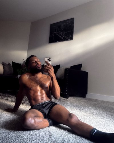 Watch 𝖇𝖆𝖇𝖞𝖙𝖗𝖆𝖉𝖊's leaked NSFW photo on TwXstars