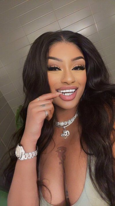 Watch 🇳🇬Eze Nwanyi Ifeoma ✨'s leaked NSFW photo on TwXstars