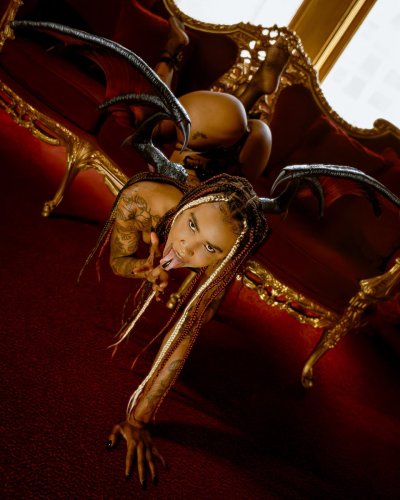 Watch 🎀 Demi 🦇's leaked NSFW photo on TwXstars