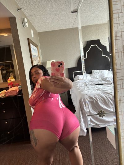 Watch IG: Highhoffbabyy 🍭's leaked NSFW photo on TwXstars