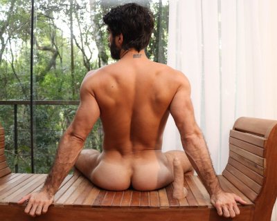 Watch Diego Sans's leaked NSFW photo on TwXstars