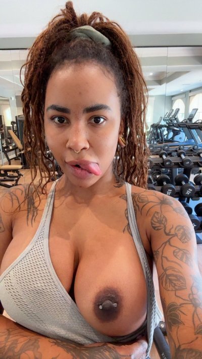 Watch 🎀 Demi 🦇's leaked NSFW photo on TwXstars