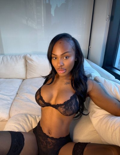 Watch Milan🤍's leaked NSFW photo on TwXstars