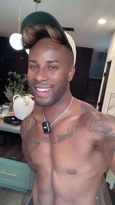 Watch your fave kuya 🇵🇭's leaked NSFW photo on TwXstars