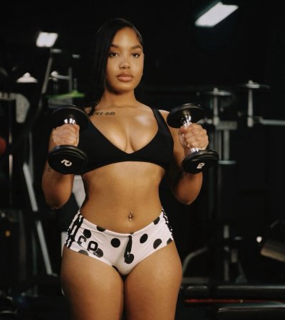 Watch sharalifts's leaked NSFW photo on TwXstars