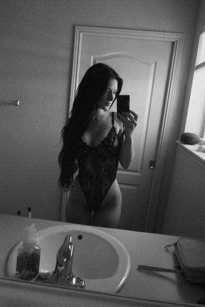 Watch harlee's leaked NSFW photo on TwXstars