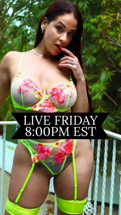 Watch Miss Raquel's leaked NSFW photo on TwXstars