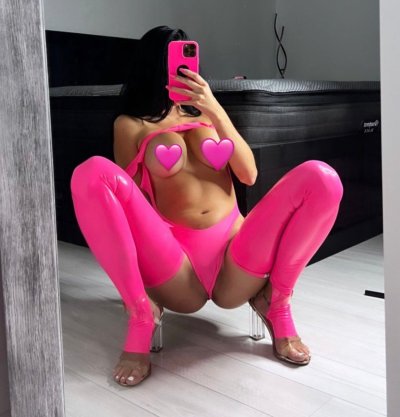Watch Pretty in Pink Xox 0.2%'s leaked NSFW photo on TwXstars