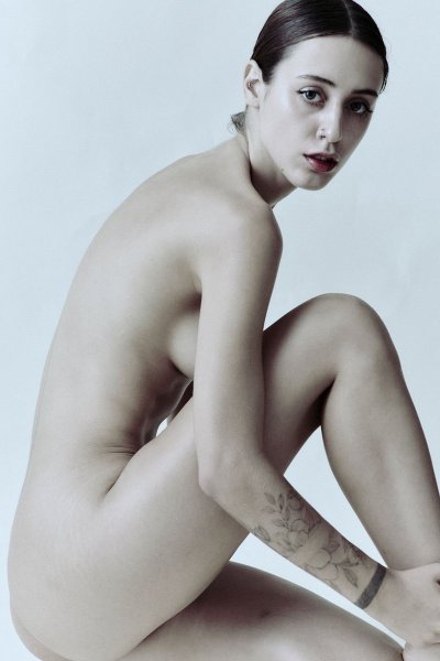 Watch Naked Artistic's leaked NSFW photo on TwXstars