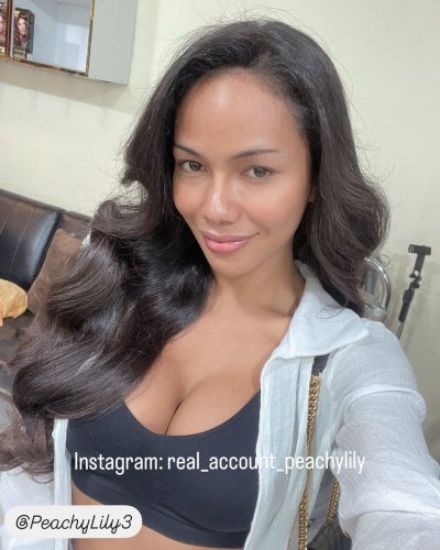 Watch Peachy Lily🍑🍑's leaked NSFW photo on TwXstars