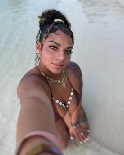 Watch kkvsh's leaked NSFW photo on TwXstars