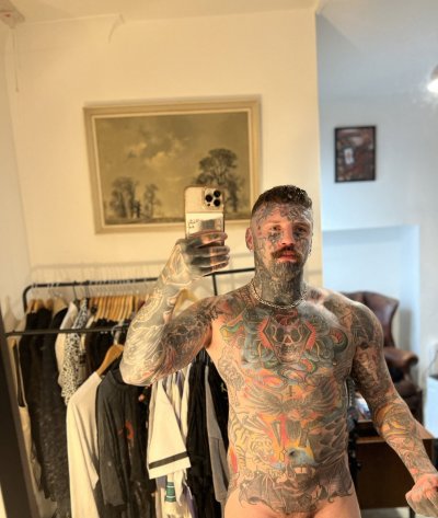 Watch EVERGREEN🌲's leaked NSFW photo on TwXstars