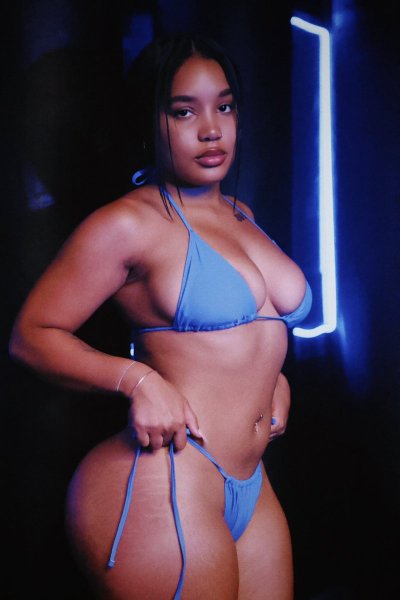 Watch sharalifts's leaked NSFW photo on TwXstars