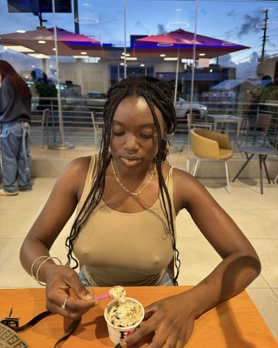 Watch sari's leaked NSFW photo on TwXstars