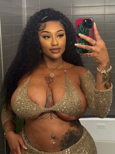 Watch 🇳🇬Eze Nwanyi Ifeoma ✨'s leaked NSFW photo on TwXstars