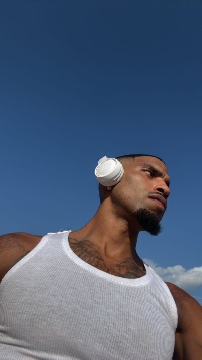 Watch 17th Chariot's leaked NSFW photo on TwXstars