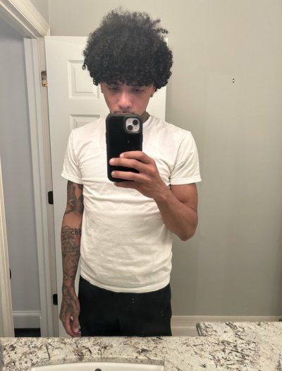 Watch YUNGIN 🔞😈's leaked NSFW photo on TwXstars